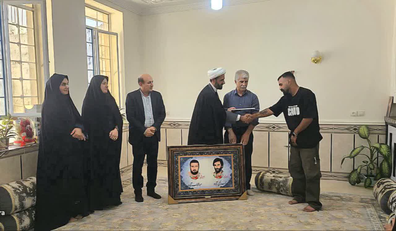 تجلیل مدیران جهاد کشاورزی کهگیلویه و بویراحمد از خانواده شهید آبرود