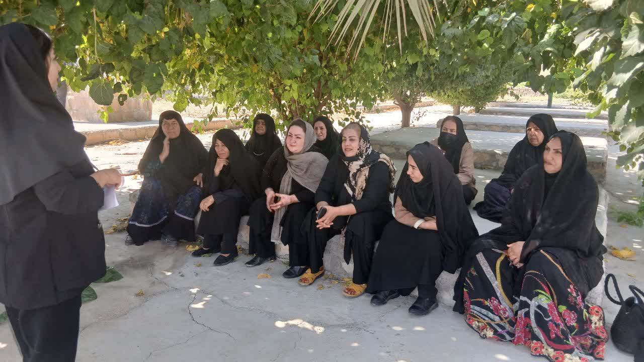 از آموزش تا آرامش توانمندسازی زنان تسهیلگر روستایی در بهره‌مندی از خدمات بیمه‌ای در باشت 
